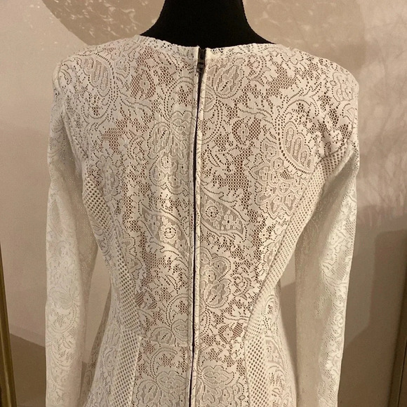 BCBGMAXAZRIA cream&nude lace dress size M - Picture 6 of 8